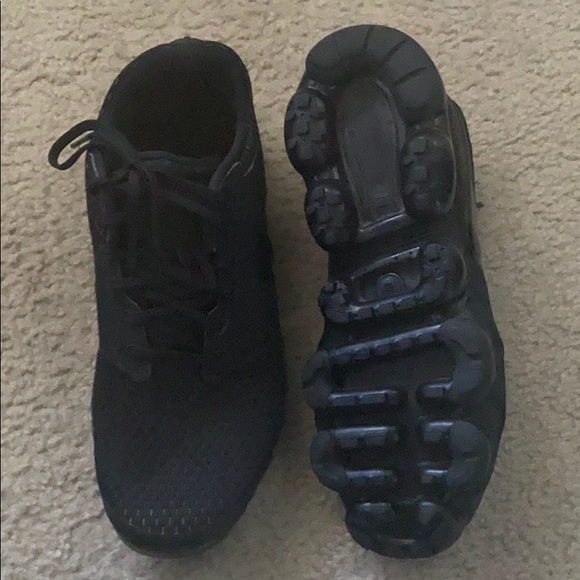 NIKE VAPOR MAX (BLACK) - Picture 1 of 4